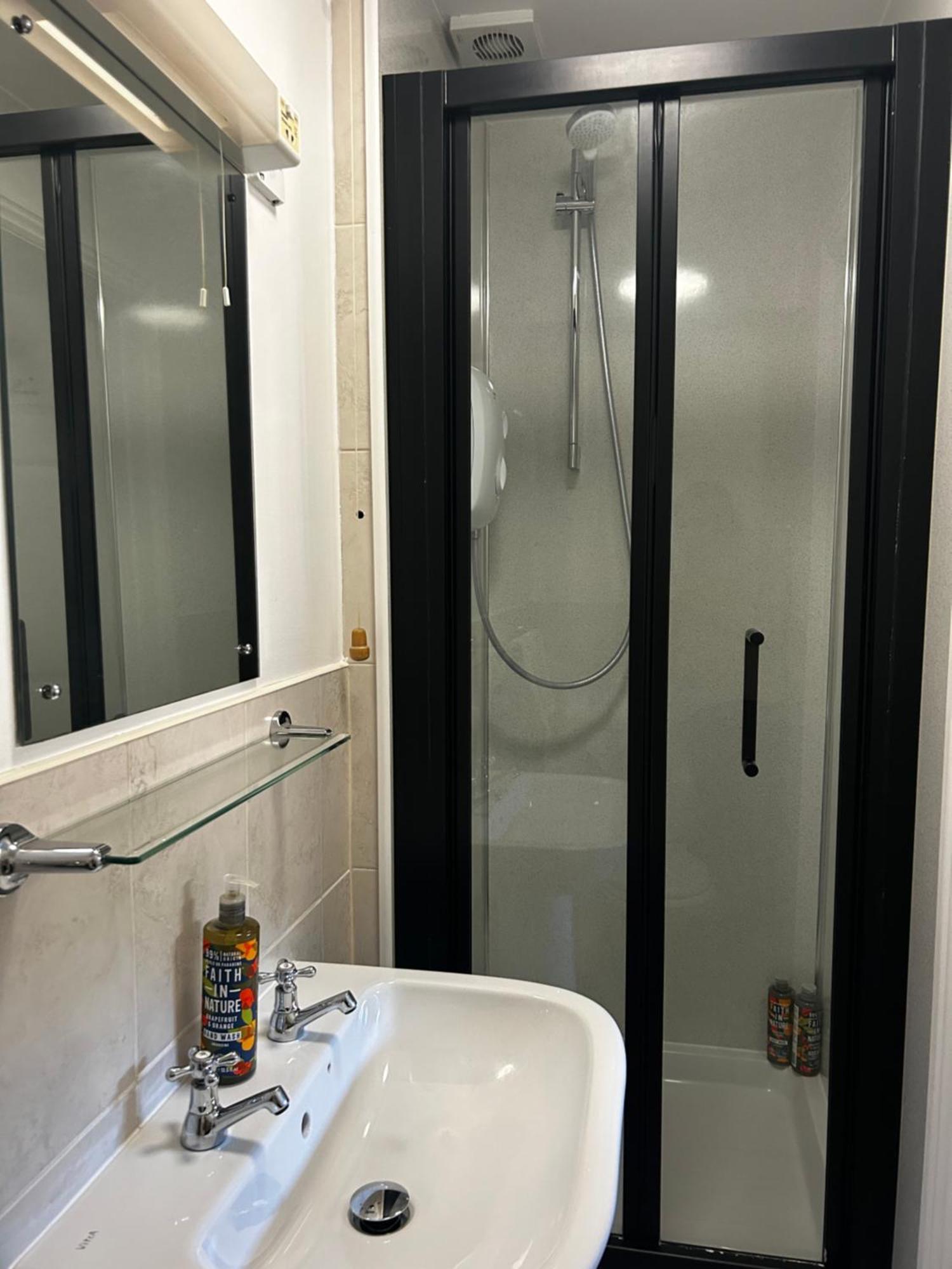 Byways Serviced Apartments ซอลส์บรี ภายนอก รูปภาพ