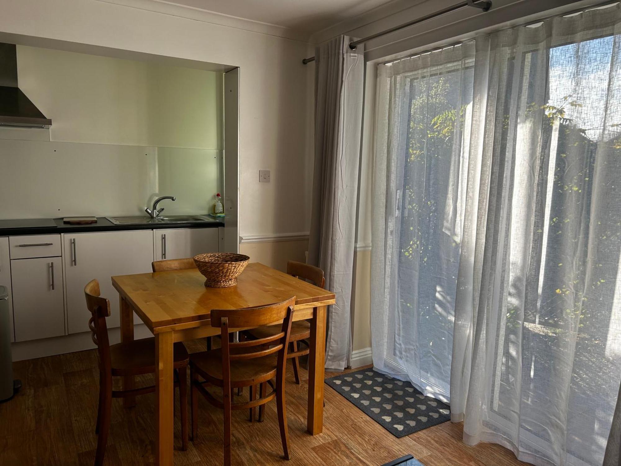 Byways Serviced Apartments ซอลส์บรี ภายนอก รูปภาพ