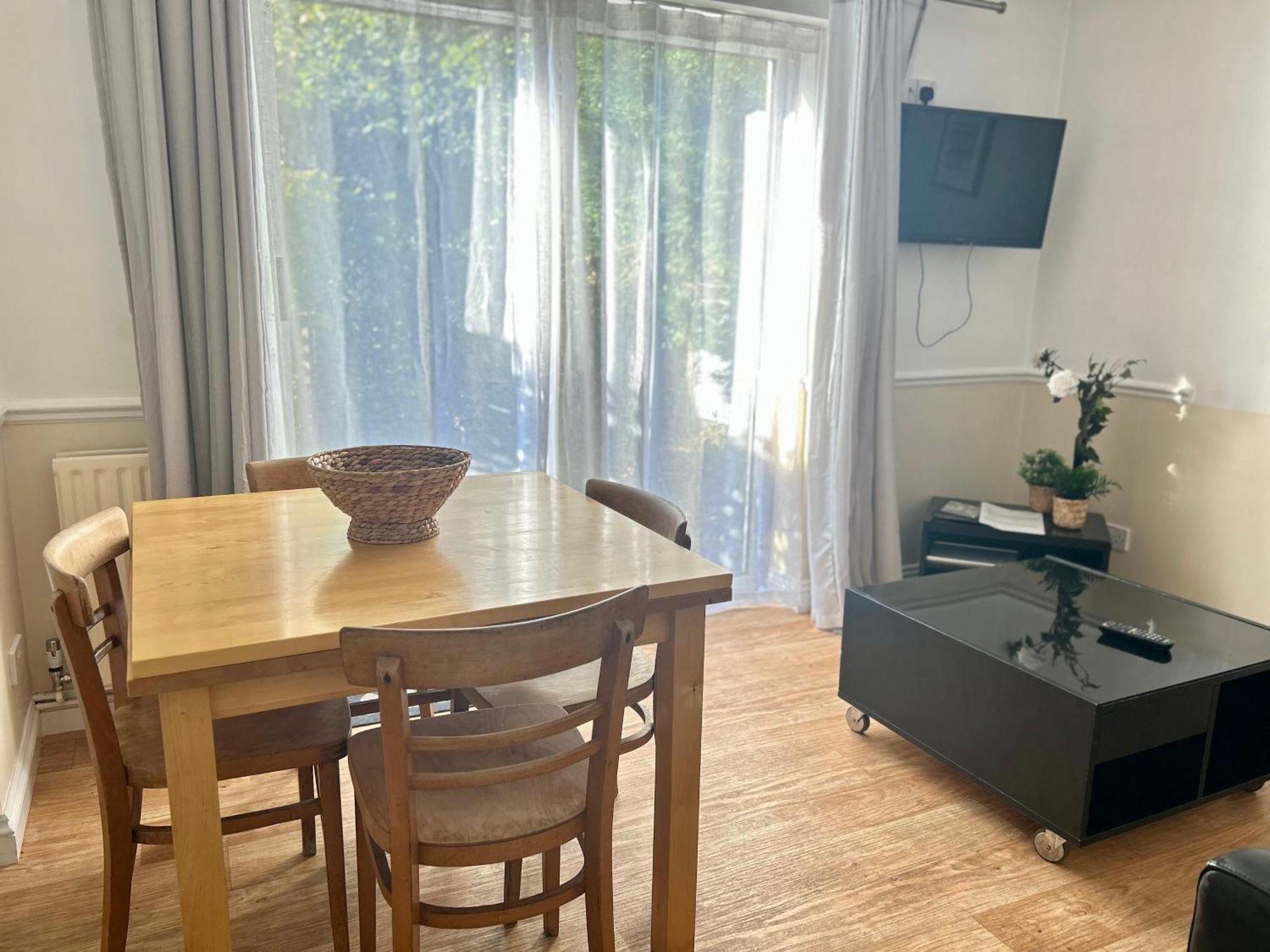 Byways Serviced Apartments ซอลส์บรี ภายนอก รูปภาพ